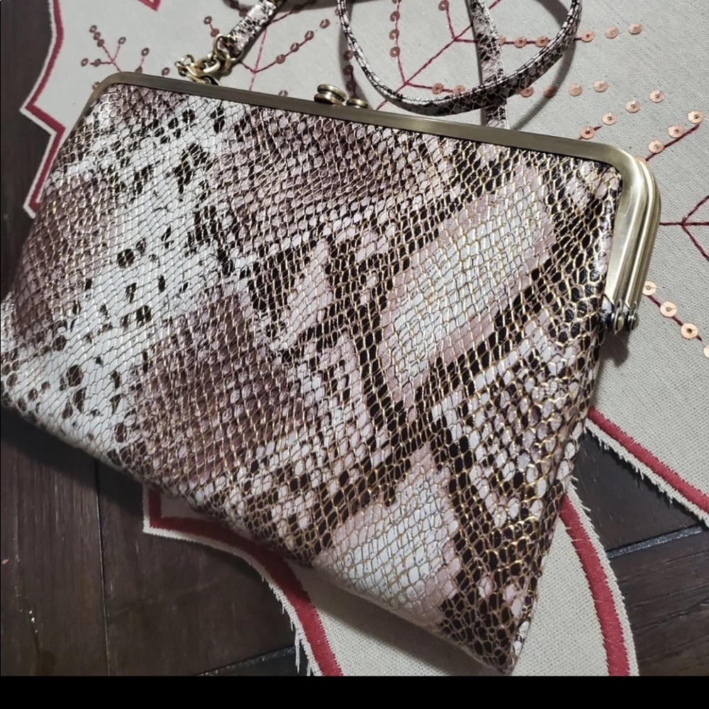 Hobo crossbody wallet